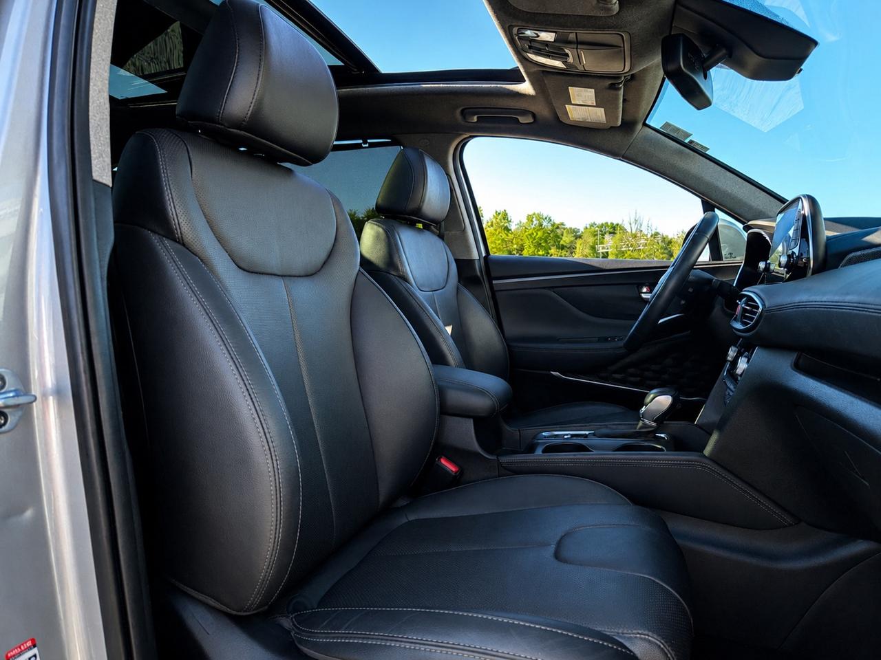 2019 Hyundai Santa Fe 2.0T Ultimate | Vented Leather | Panoroof | AWD Photo