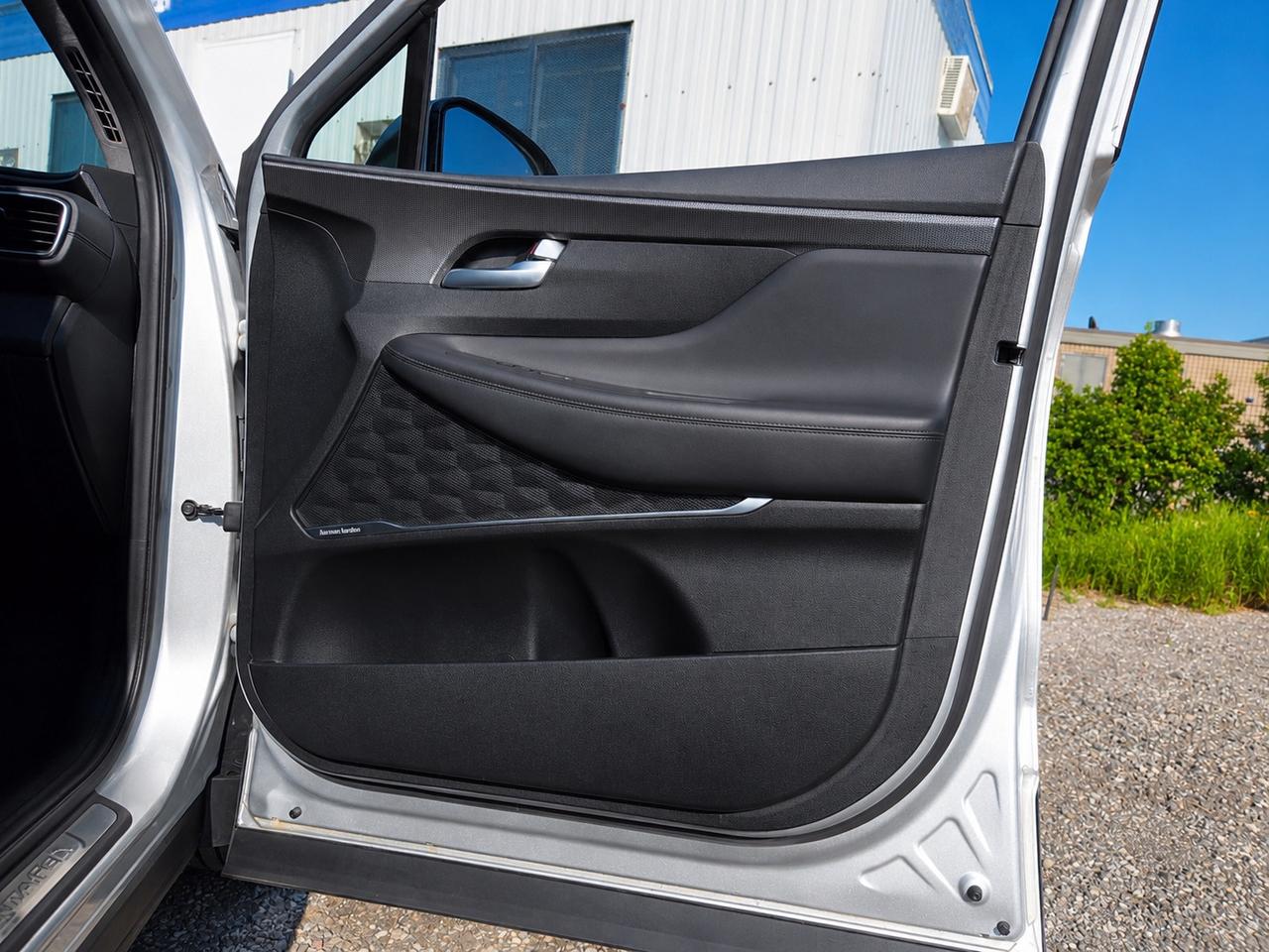 2019 Hyundai Santa Fe 2.0T Ultimate | Vented Leather | Panoroof | AWD Photo