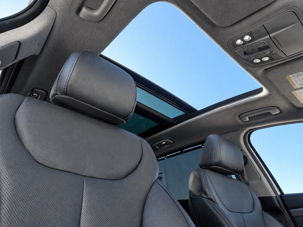 2019 Hyundai Santa Fe 2.0T Ultimate | Vented Leather | Panoroof | AWD Photo