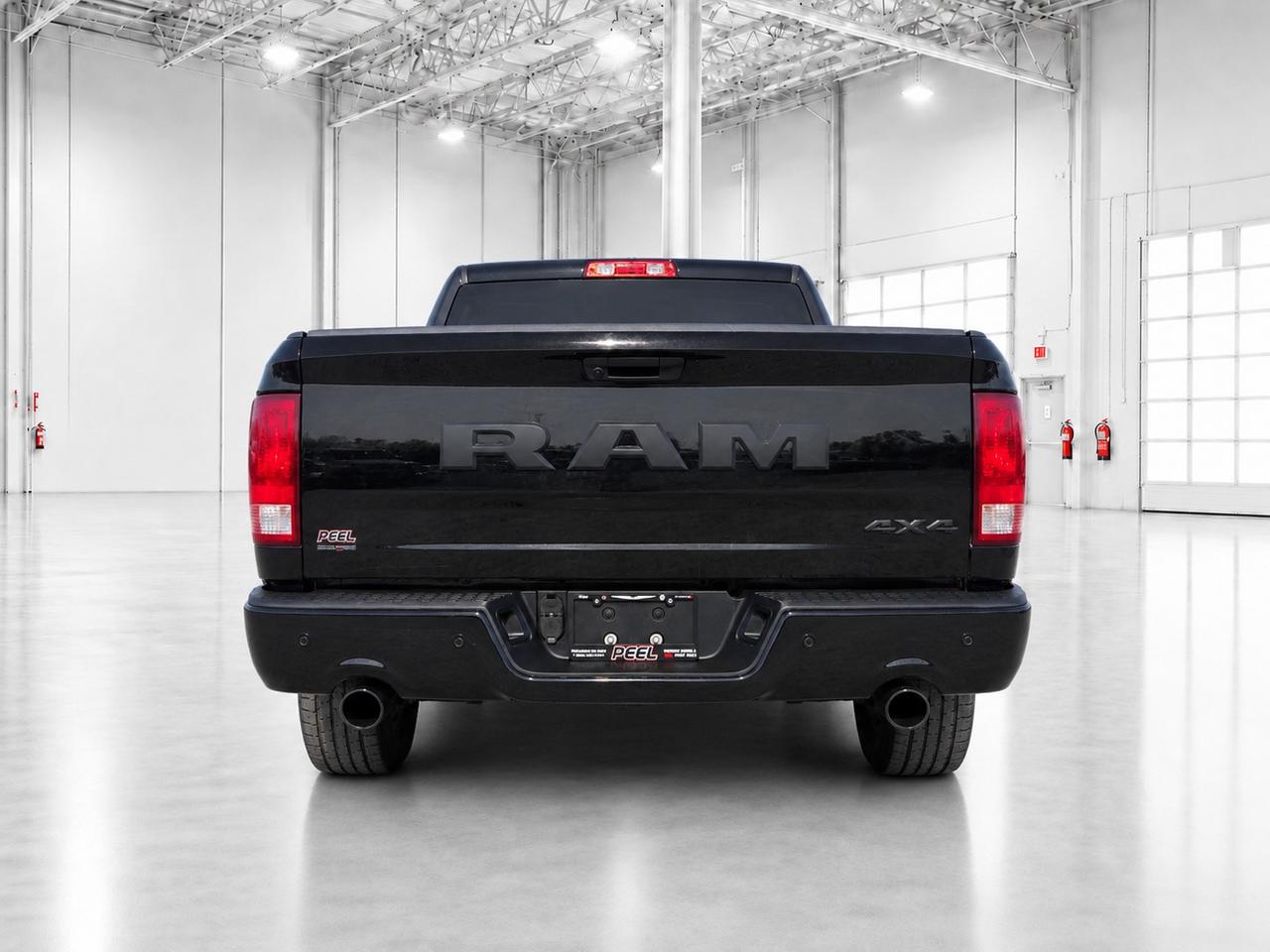 2023 RAM 1500 Classic Night Edition Quad V8 | Sub Zero Pkg | 4X4 Photo4