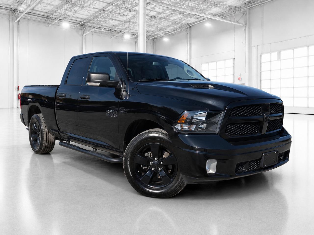 2022 RAM 1500 Classic SLT Quad V6 | Black Appearance | Alpine | 4X4 Photo2