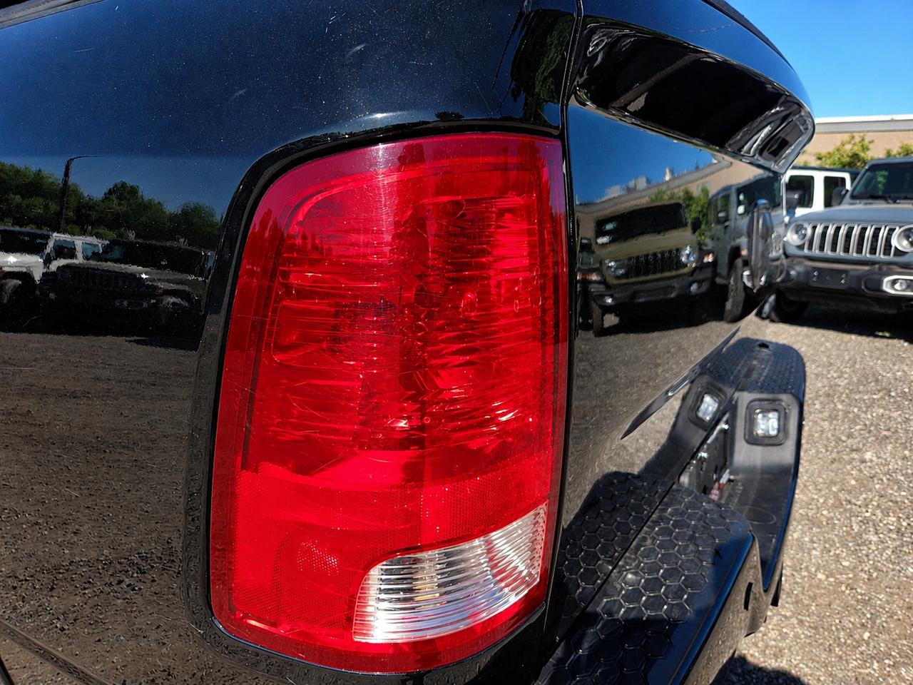 2022 RAM 1500 Classic SLT Quad V6 | Black Appearance | Alpine | 4X4 Photo