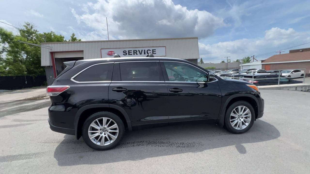 2016 Toyota Highlander XLE AWD | 8-PASS | HTD LEATHER | SUNROOF | ALLOYS Photo