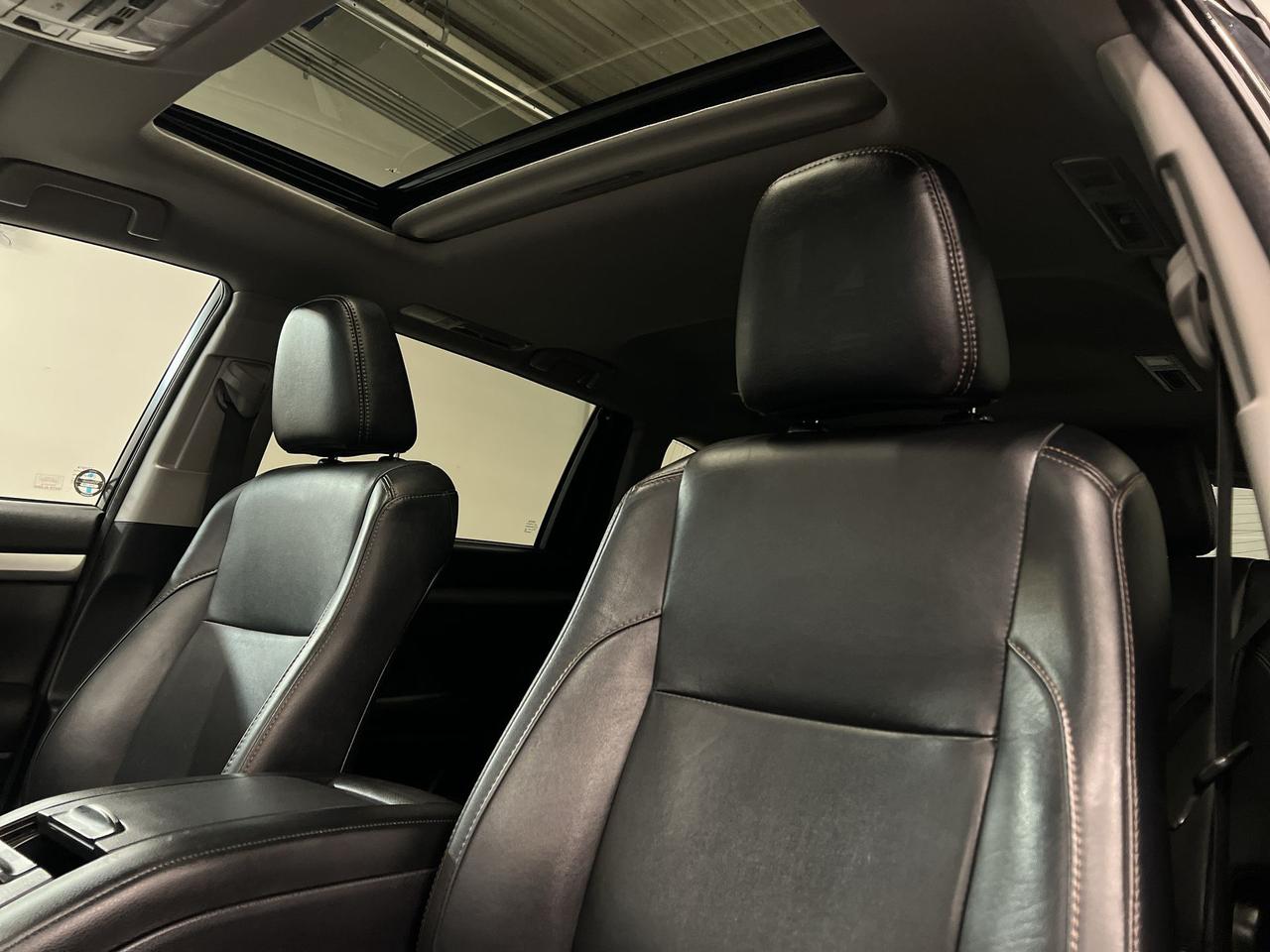 2016 Toyota Highlander XLE AWD | 8-PASS | HTD LEATHER | SUNROOF | ALLOYS Photo