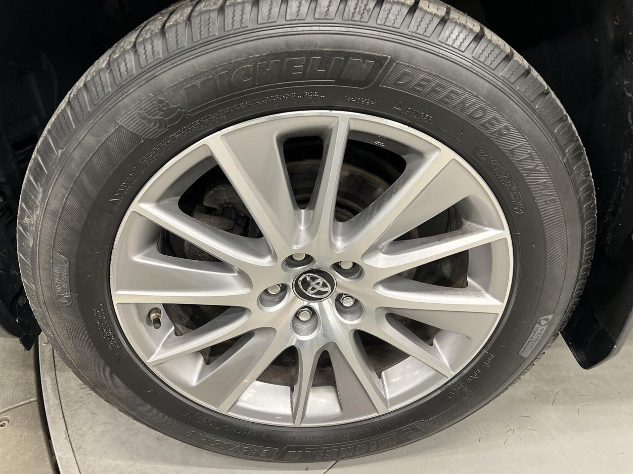 2016 Toyota Highlander XLE AWD | 8-PASS | HTD LEATHER | SUNROOF | ALLOYS Photo