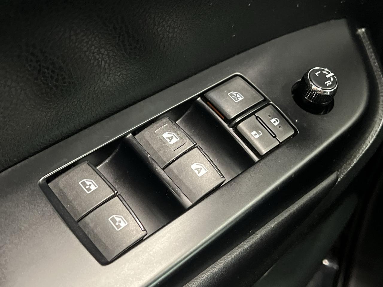 2016 Toyota Highlander XLE AWD | 8-PASS | HTD LEATHER | SUNROOF | ALLOYS Photo