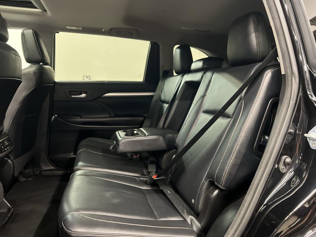 2016 Toyota Highlander XLE AWD | 8-PASS | HTD LEATHER | SUNROOF | ALLOYS Photo