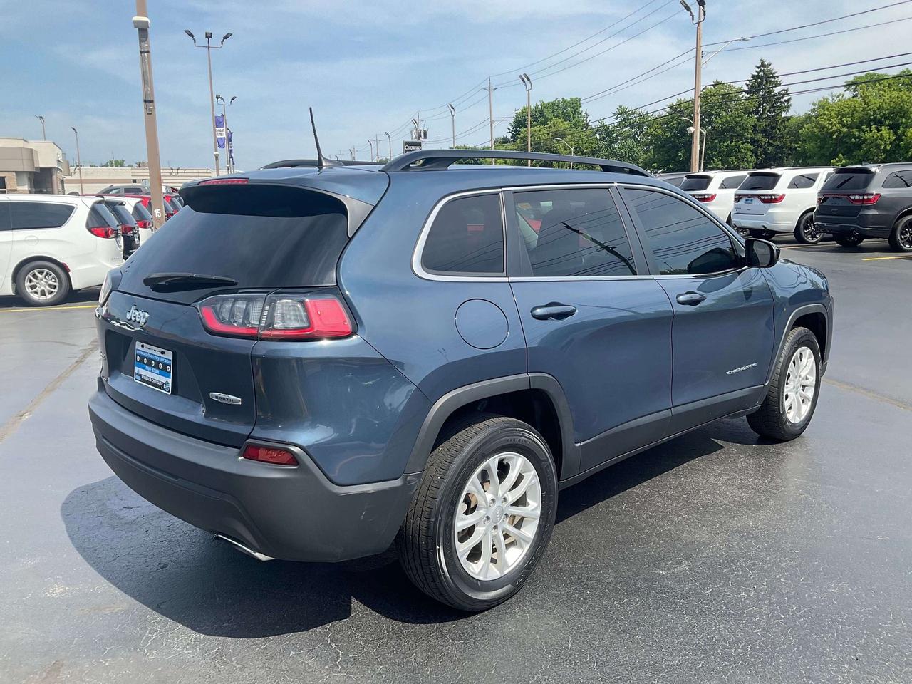2022 Jeep Cherokee  Photo4