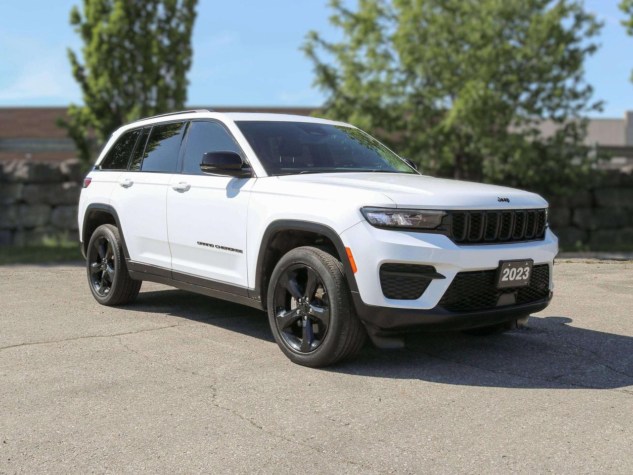 2023 Jeep Grand Cherokee Altitude | SUNROOF | BLIND SPOT | REMOTE START | Photo