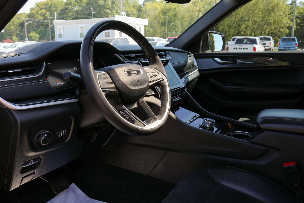 2023 Jeep Grand Cherokee Altitude | SUNROOF | BLIND SPOT | REMOTE START | Photo