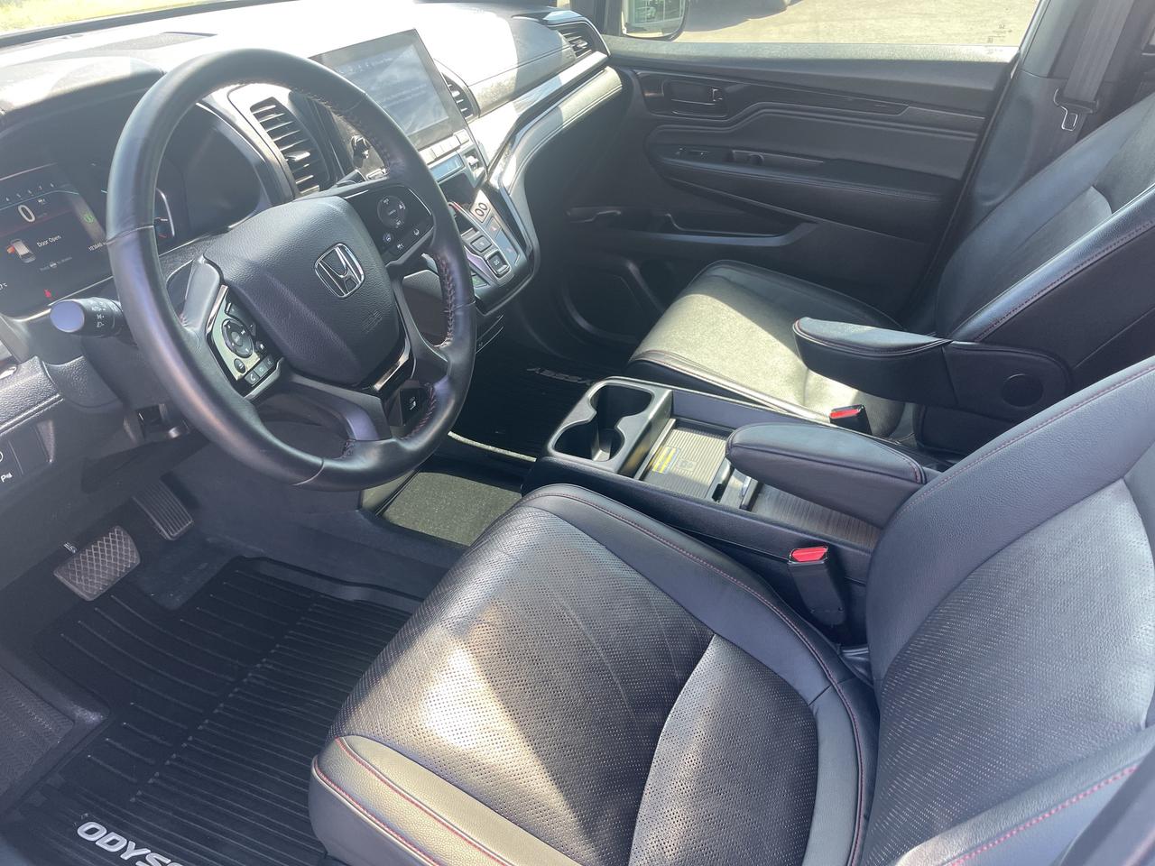 2023 Honda Odyssey Black Edition Photo4