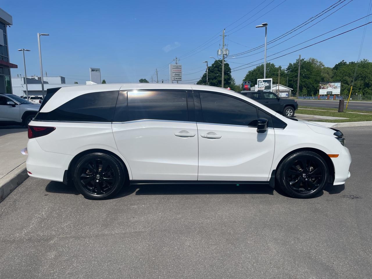 2023 Honda Odyssey Black Edition Photo