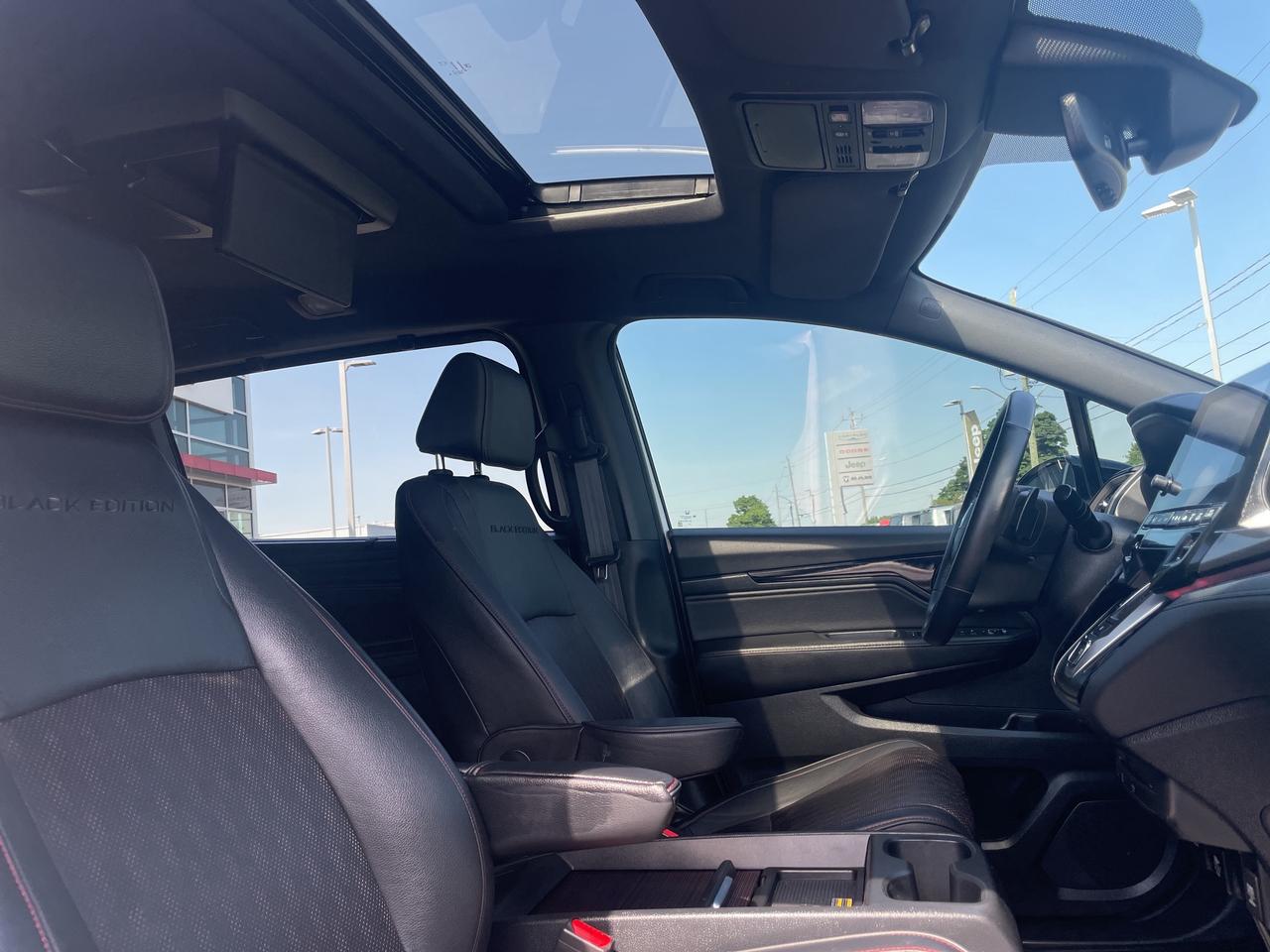 2023 Honda Odyssey Black Edition Photo