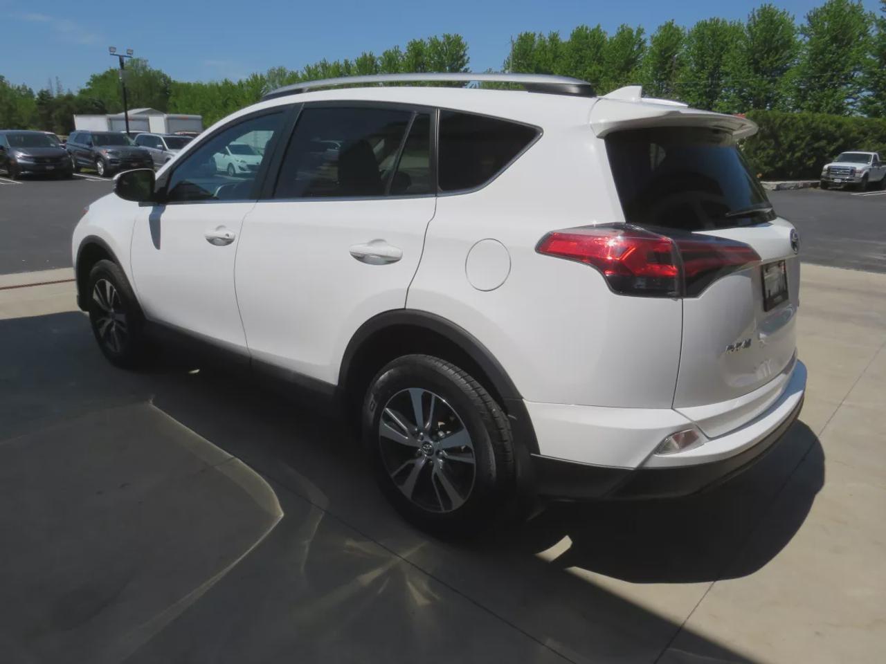 2018 Toyota RAV4 LE | LOW KM!! | Clean Carfax Report | Alloy Rims | Reverse Camera | Lane Assist | Heated Seats | Eco+Sport Modes | Photo2
