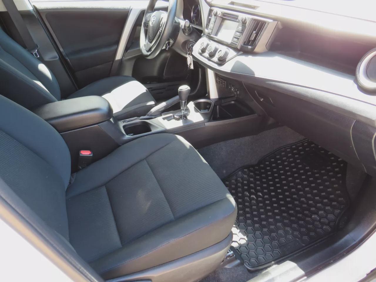 2018 Toyota RAV4 LE | LOW KM!! | Clean Carfax Report | Alloy Rims | Reverse Camera | Lane Assist | Heated Seats | Eco+Sport Modes | Photo