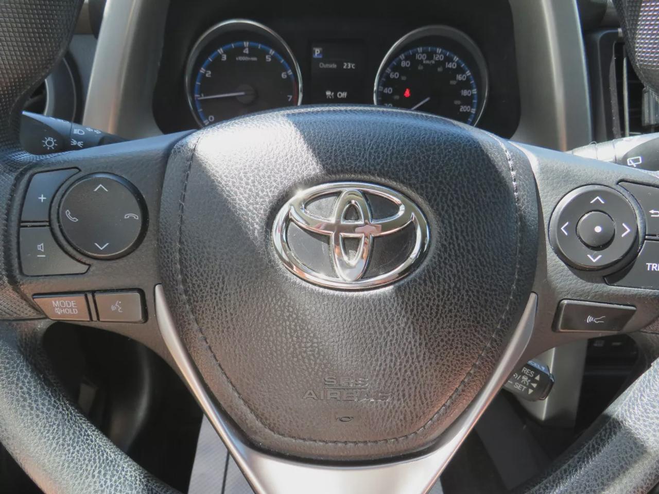 2018 Toyota RAV4 LE | LOW KM!! | Clean Carfax Report | Alloy Rims | Reverse Camera | Lane Assist | Heated Seats | Eco+Sport Modes | Photo