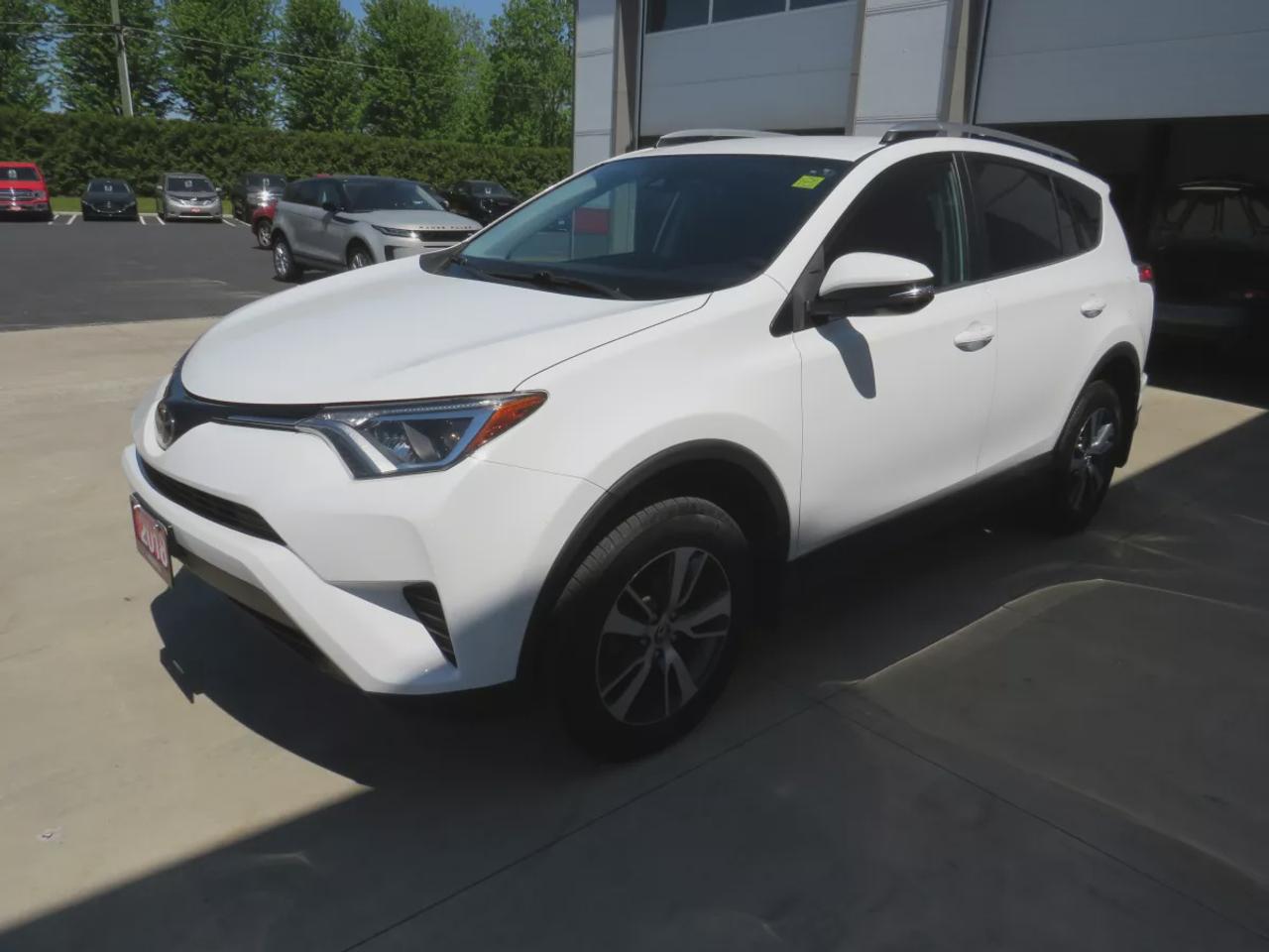 2018 Toyota RAV4 LE | LOW KM!! | Clean Carfax Report | Alloy Rims | Reverse Camera | Lane Assist | Heated Seats | Eco+Sport Modes | Photo
