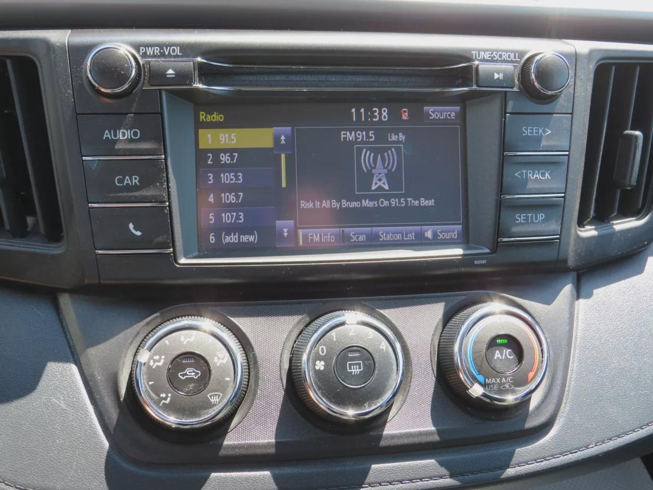 2018 Toyota RAV4 LE | LOW KM!! | Clean Carfax Report | Alloy Rims | Reverse Camera | Lane Assist | Heated Seats | Eco+Sport Modes | Photo