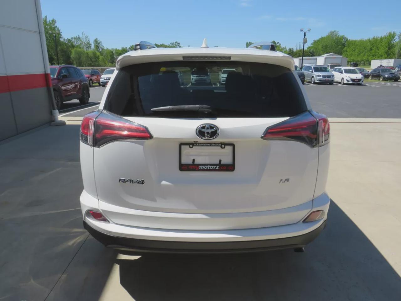 2018 Toyota RAV4 LE | LOW KM!! | Clean Carfax Report | Alloy Rims | Reverse Camera | Lane Assist | Heated Seats | Eco+Sport Modes | Photo