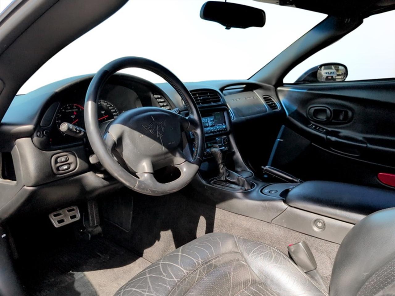 2004 Chevrolet Corvette Coupe Photo