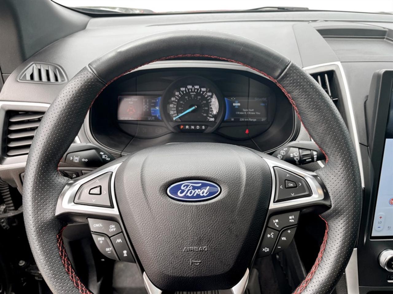 2024 Ford Edge ST Line  **CLEAN CARFAX - ONE OWNER** Photo