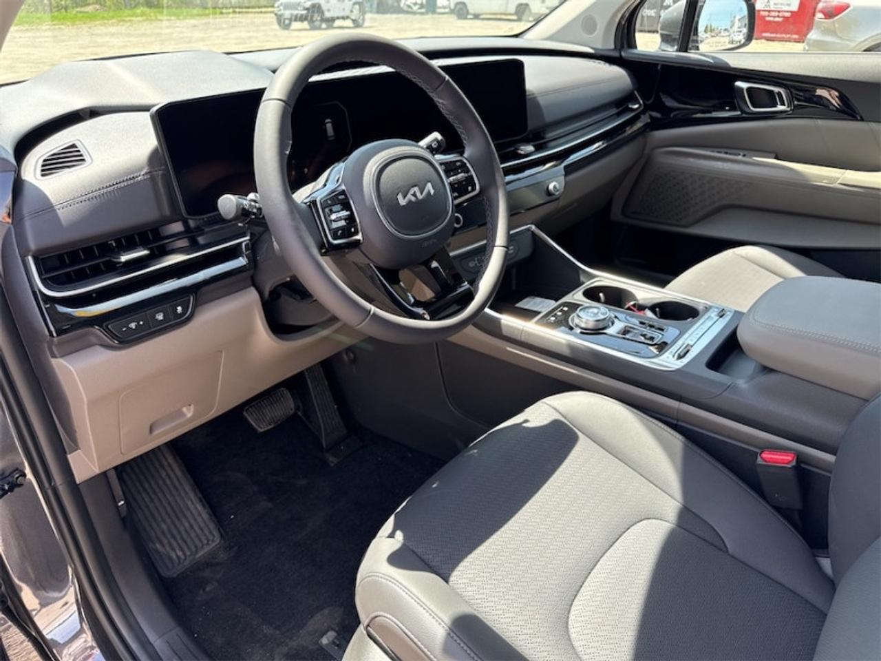 2026 Kia Carnival Hybrid SX+   - Sunroof  - $419 B/W Photo