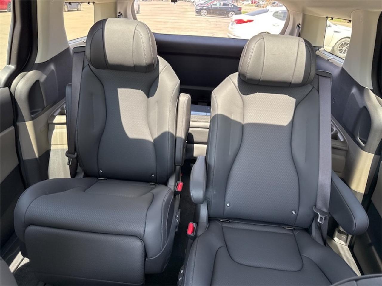 2026 Kia Carnival Hybrid SX+   - Sunroof  - $419 B/W Photo