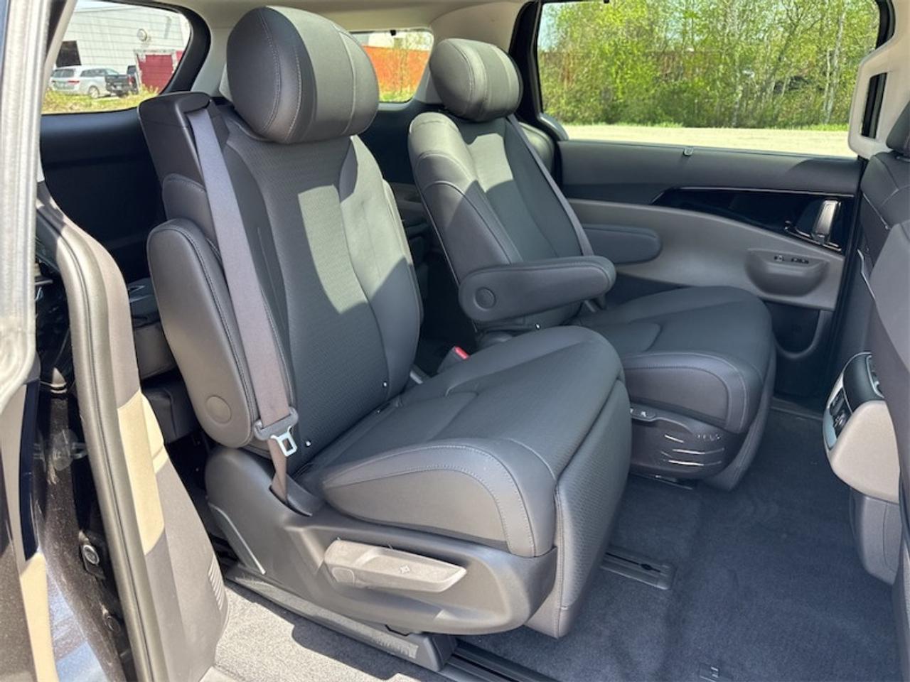 2026 Kia Carnival Hybrid SX+   - Sunroof  - $419 B/W Photo