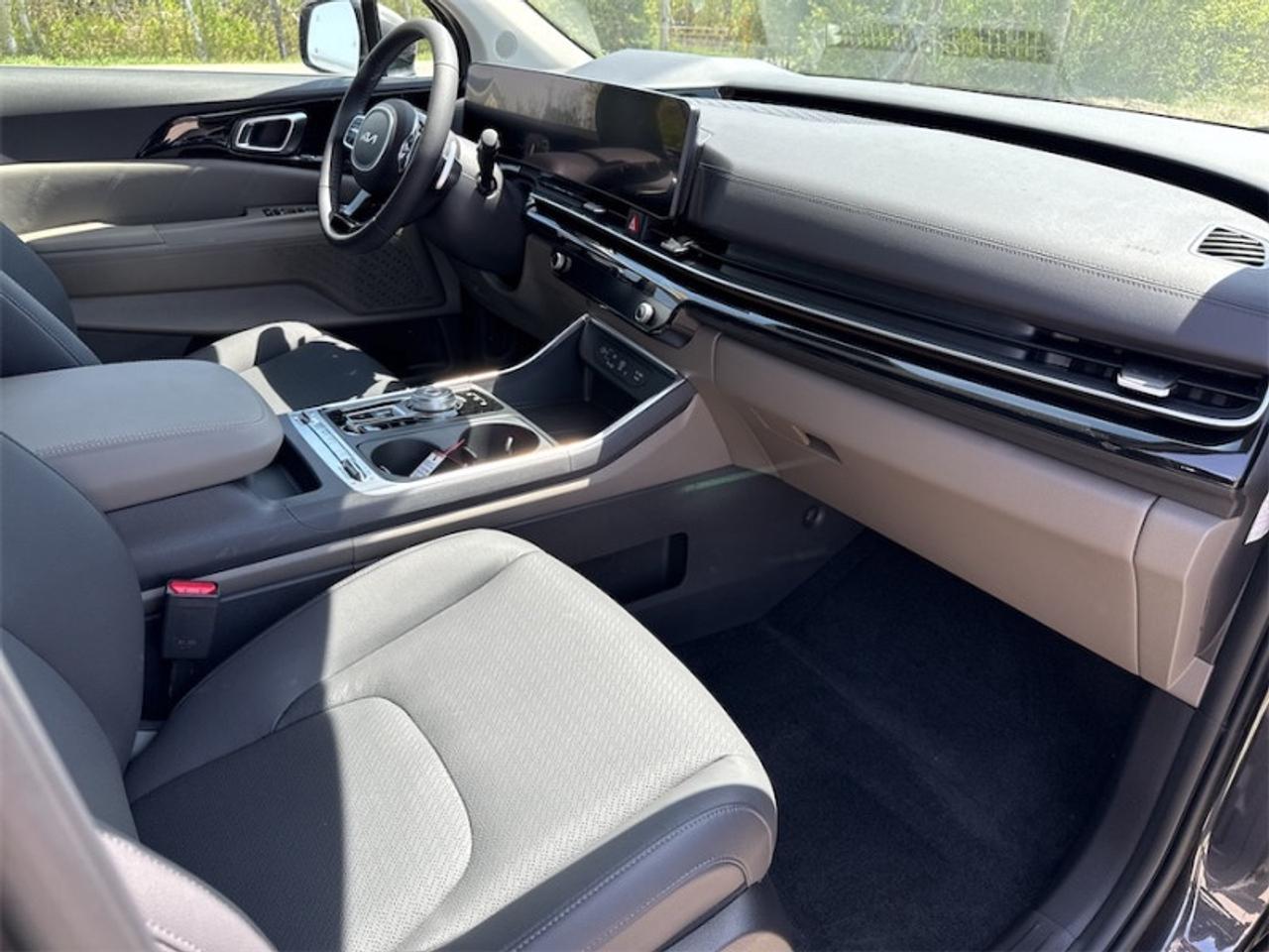 2026 Kia Carnival Hybrid SX+   - Sunroof  - $419 B/W Photo