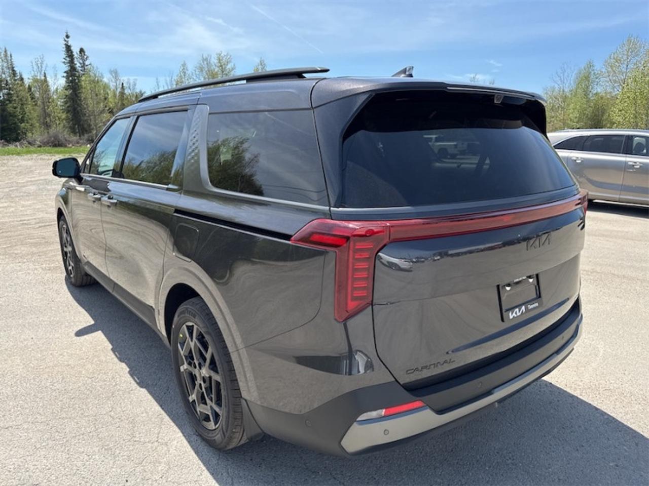 2026 Kia Carnival Hybrid SX+   - Sunroof  - $419 B/W Photo