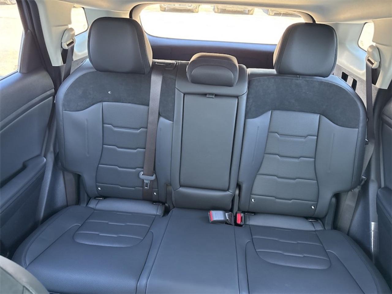 2026 Kia Sportage Hybrid SX AWD w/Black Interior  - $349 B/W Photo
