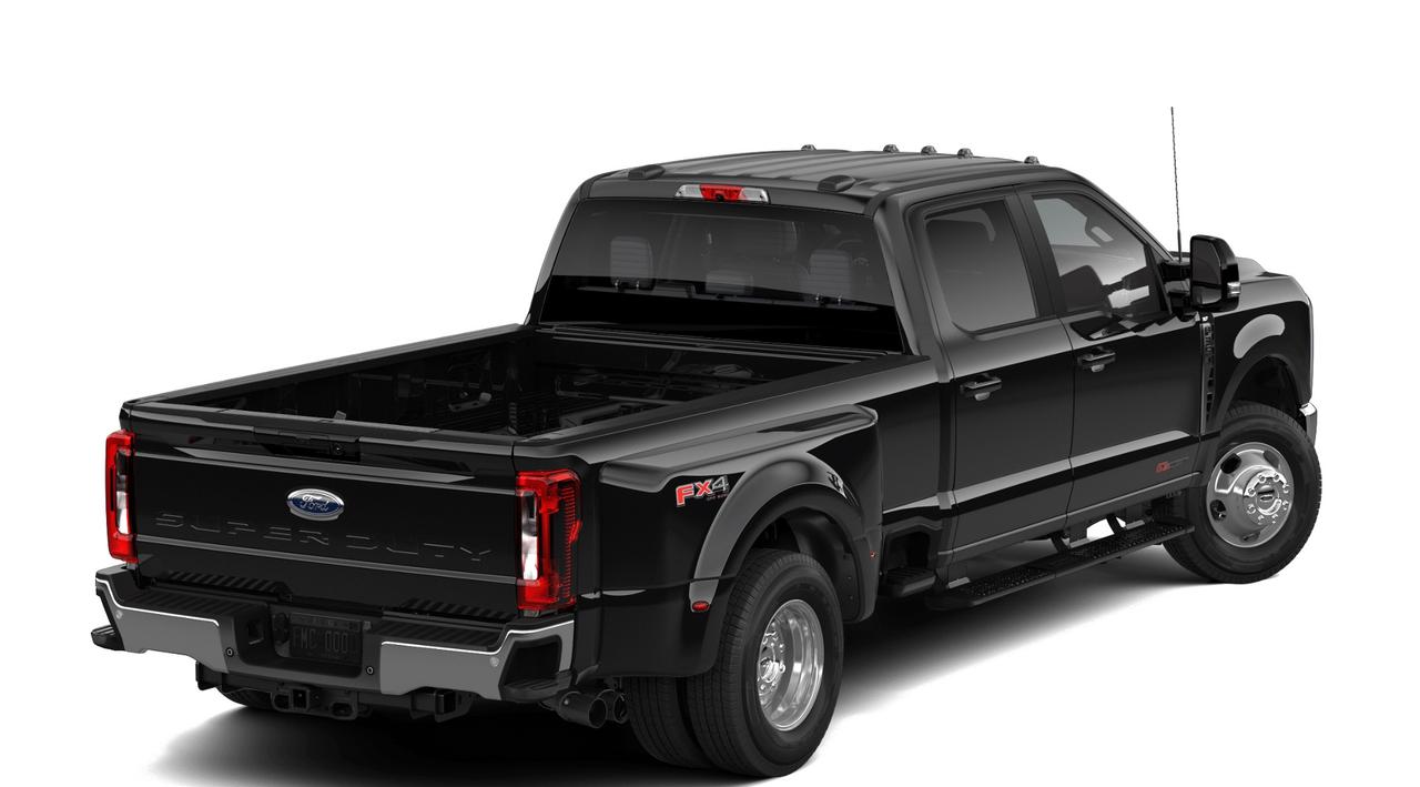 2026 Ford SuperDuty F-350® XLT Photo2