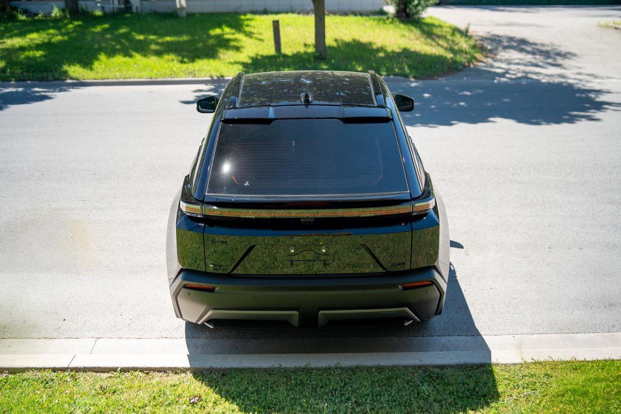 2026 Toyota C-HR XSE PREMIUM PACKAGE Photo