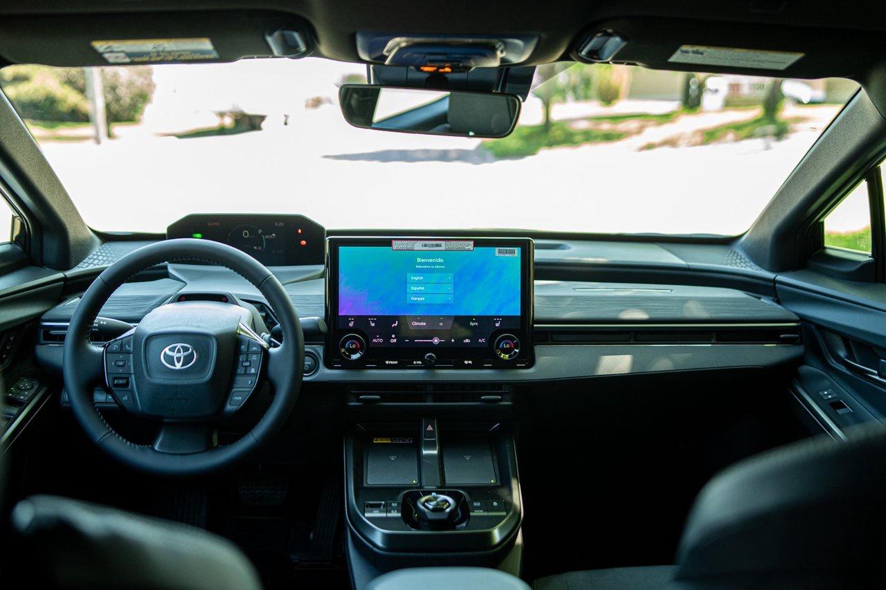 2026 Toyota C-HR XSE PREMIUM PACKAGE Photo