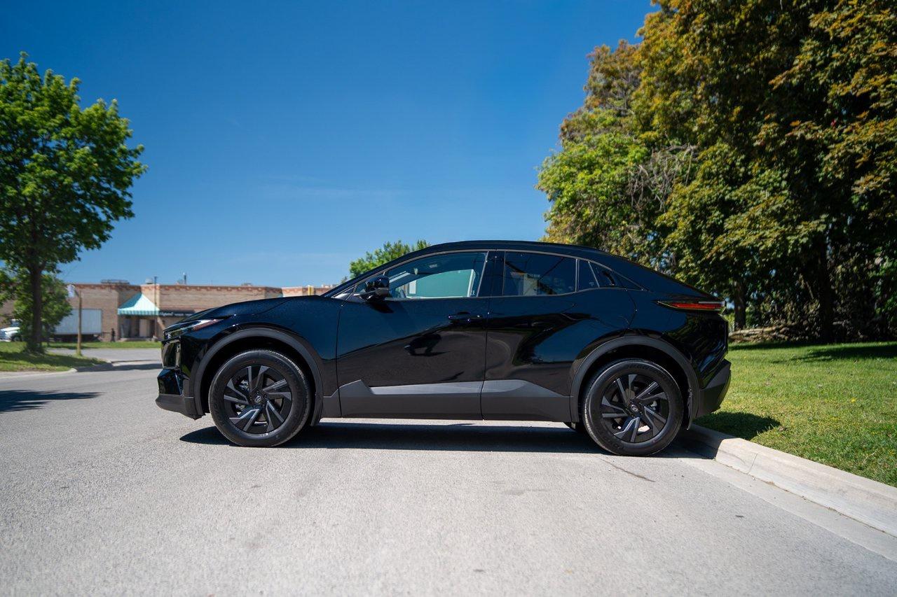 2026 Toyota C-HR XSE PREMIUM PACKAGE Photo