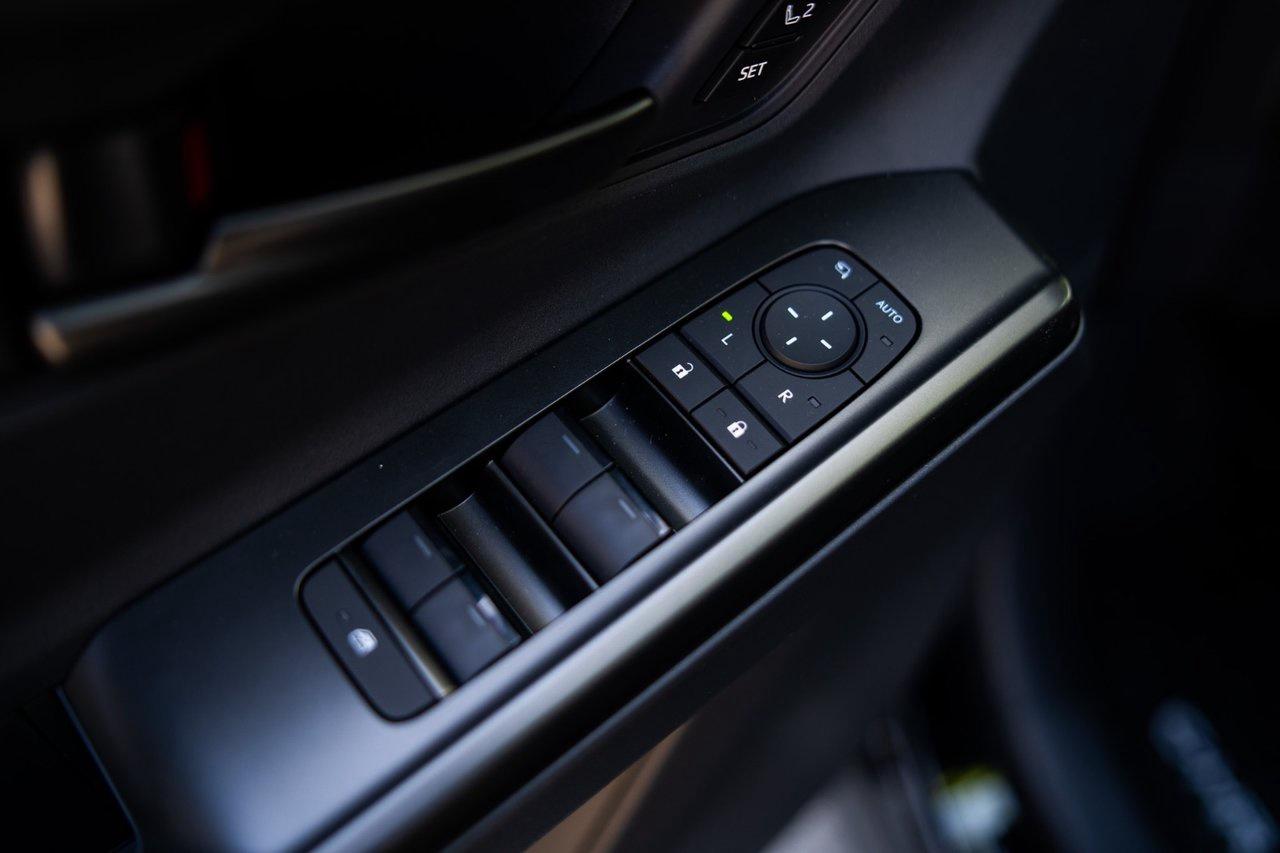 2026 Toyota C-HR XSE PREMIUM PACKAGE Photo