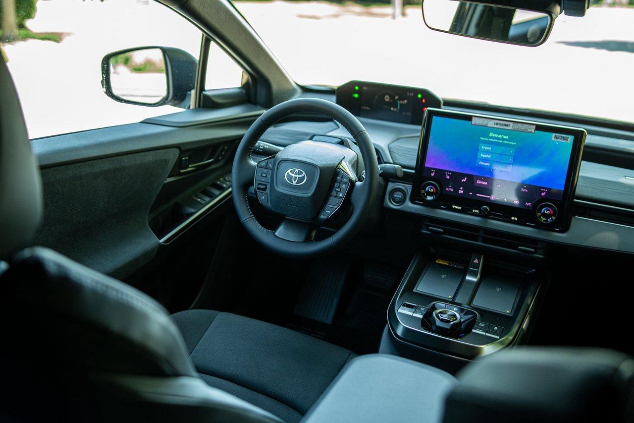 2026 Toyota C-HR XSE PREMIUM PACKAGE Photo