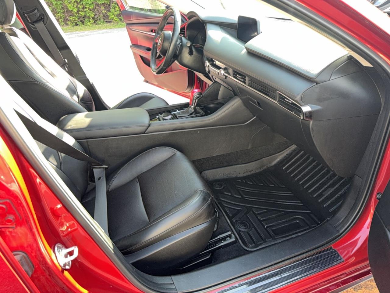 2021 Mazda MAZDA3 GT W/TURBO AWD - LEATHER - SUNROOF - BOSE SOUND SYSTEM - APPLE CARPLAY - ANDROID AUTO Photo