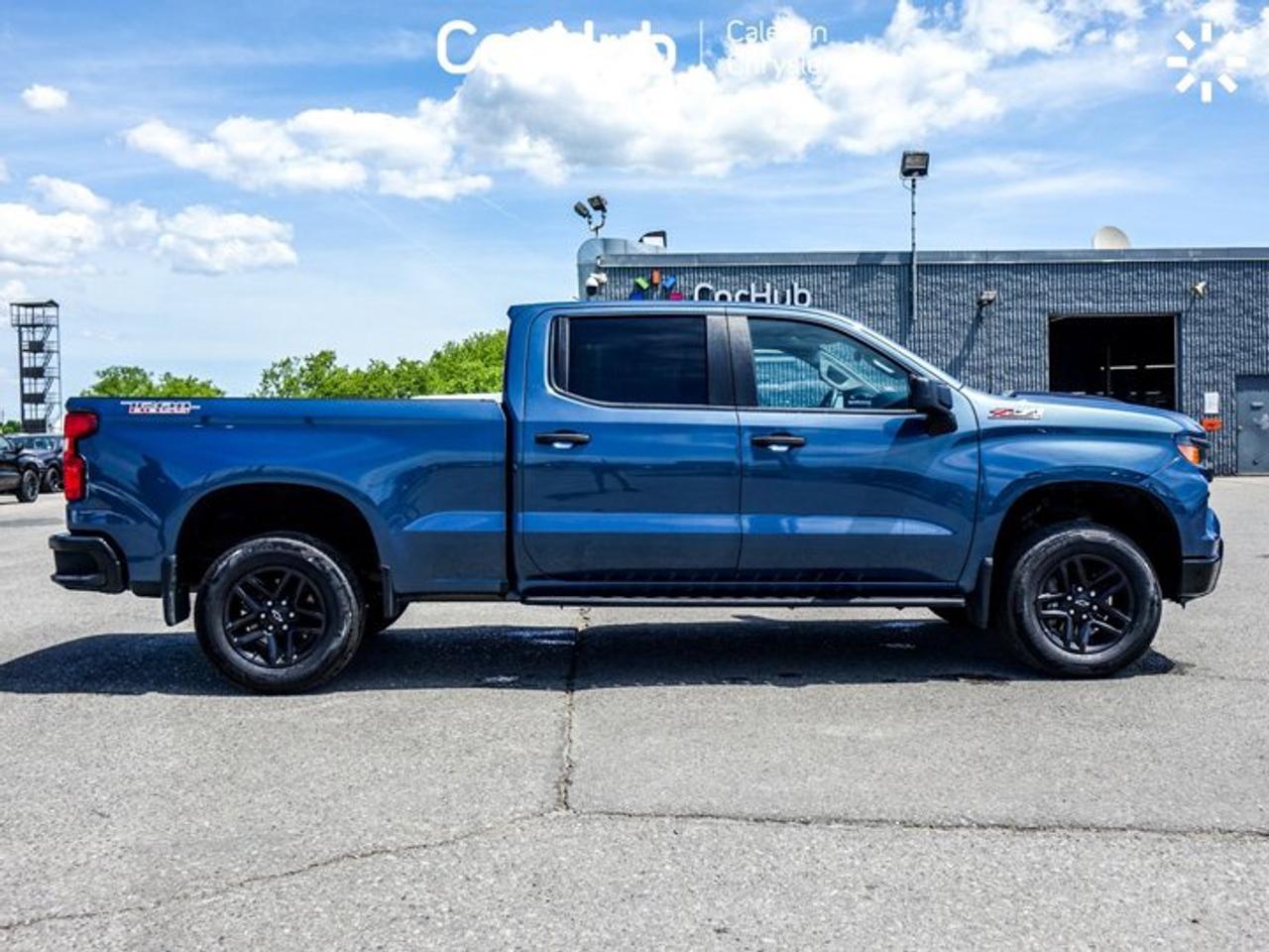 2024 Chevrolet Silverado 1500 Custom Trail Boss 4WD Crew Cab 157" 5.3L 6 Seater Photo