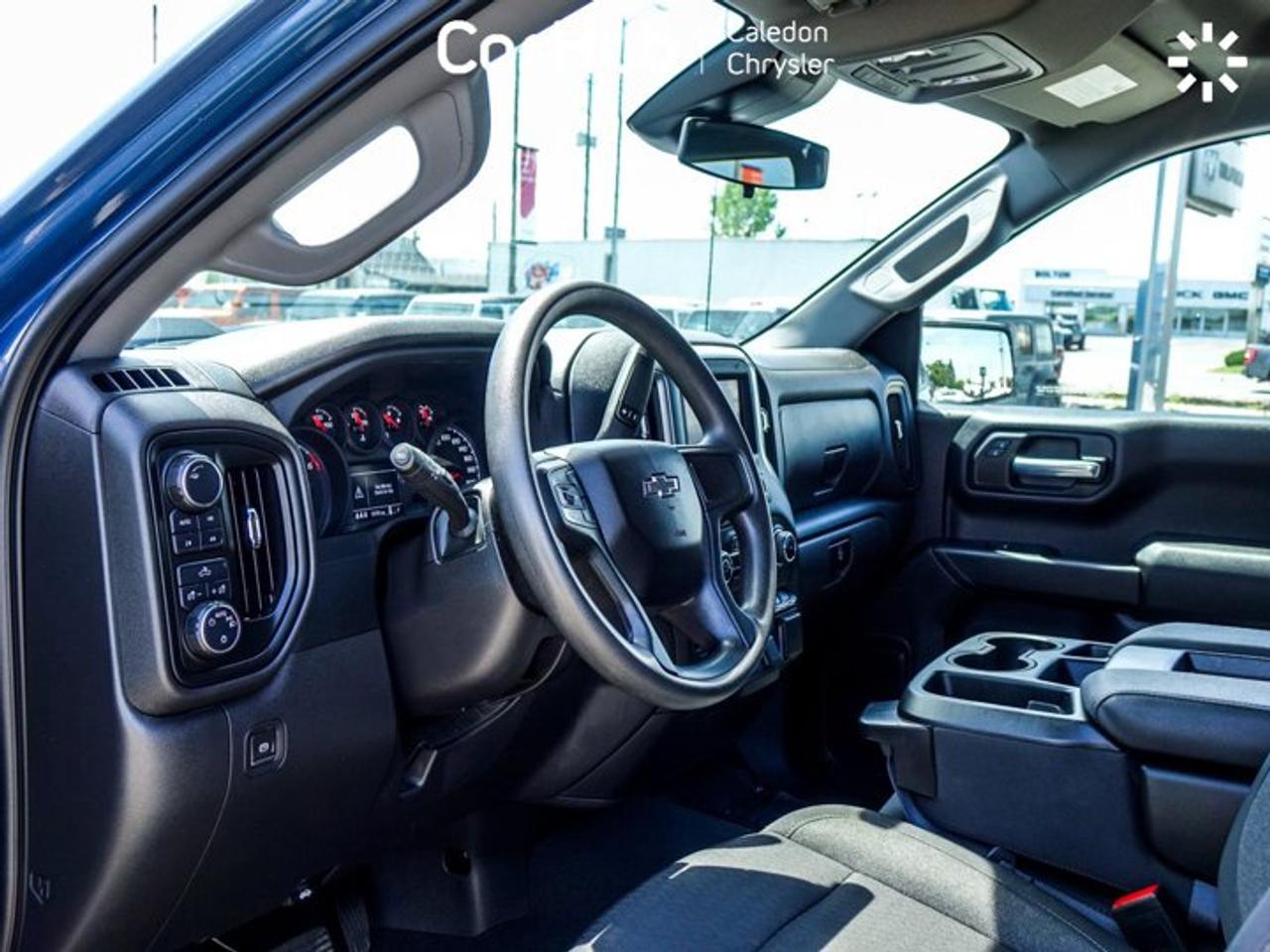 2024 Chevrolet Silverado 1500 Custom Trail Boss 4WD Crew Cab 157" 5.3L 6 Seater Photo