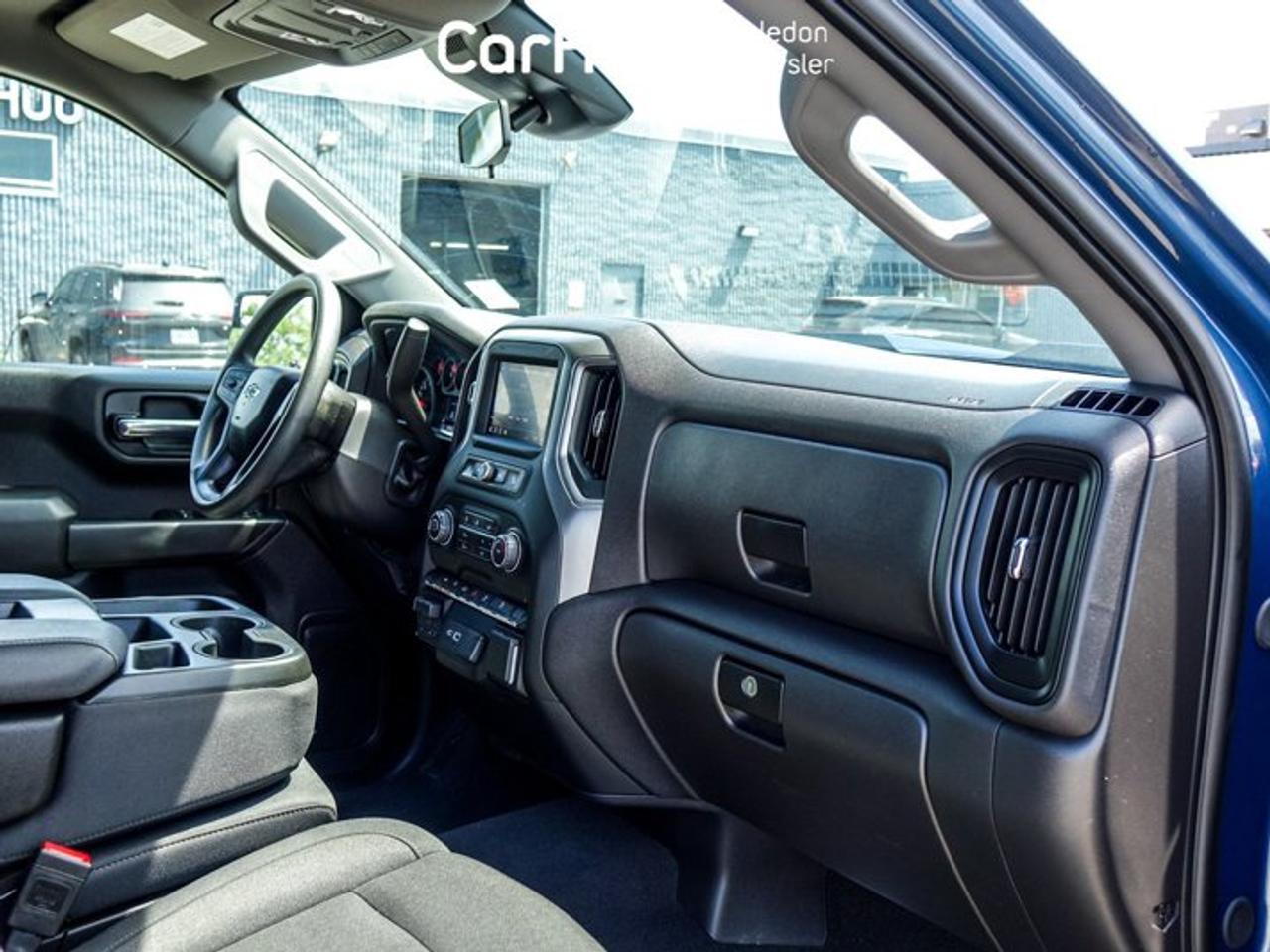 2024 Chevrolet Silverado 1500 Custom Trail Boss 4WD Crew Cab 157" 5.3L 6 Seater Photo
