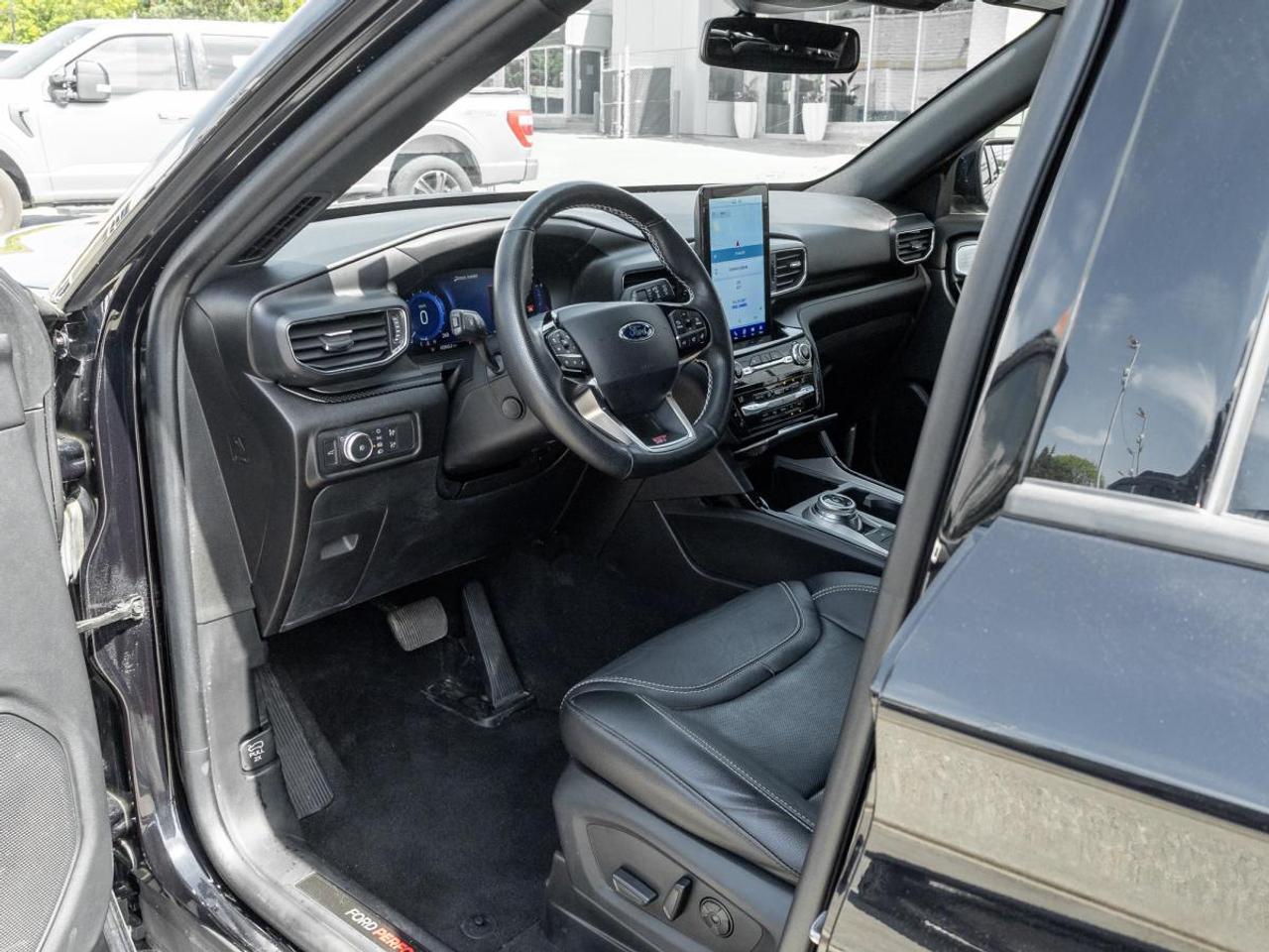 2021 Ford Explorer ST Photo
