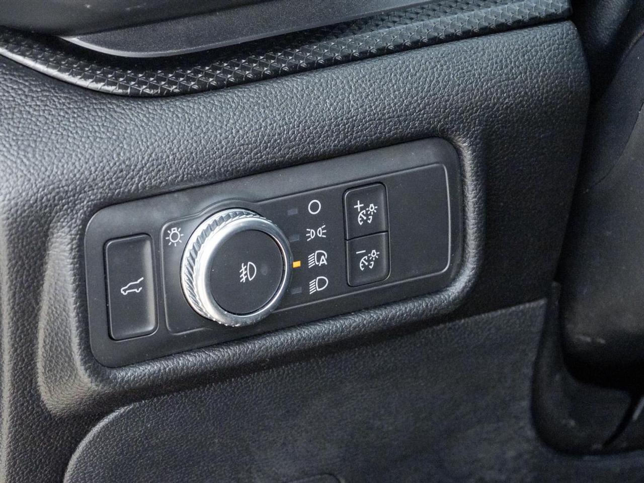 2021 Ford Explorer ST Photo
