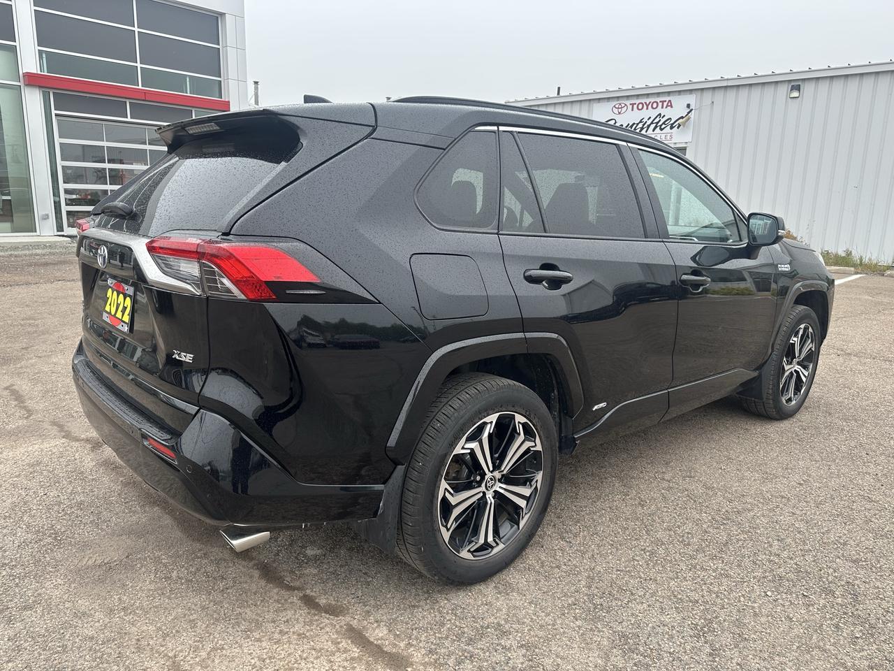 2022 Toyota RAV4 Plug-In Hybrid XSE AWD Photo4