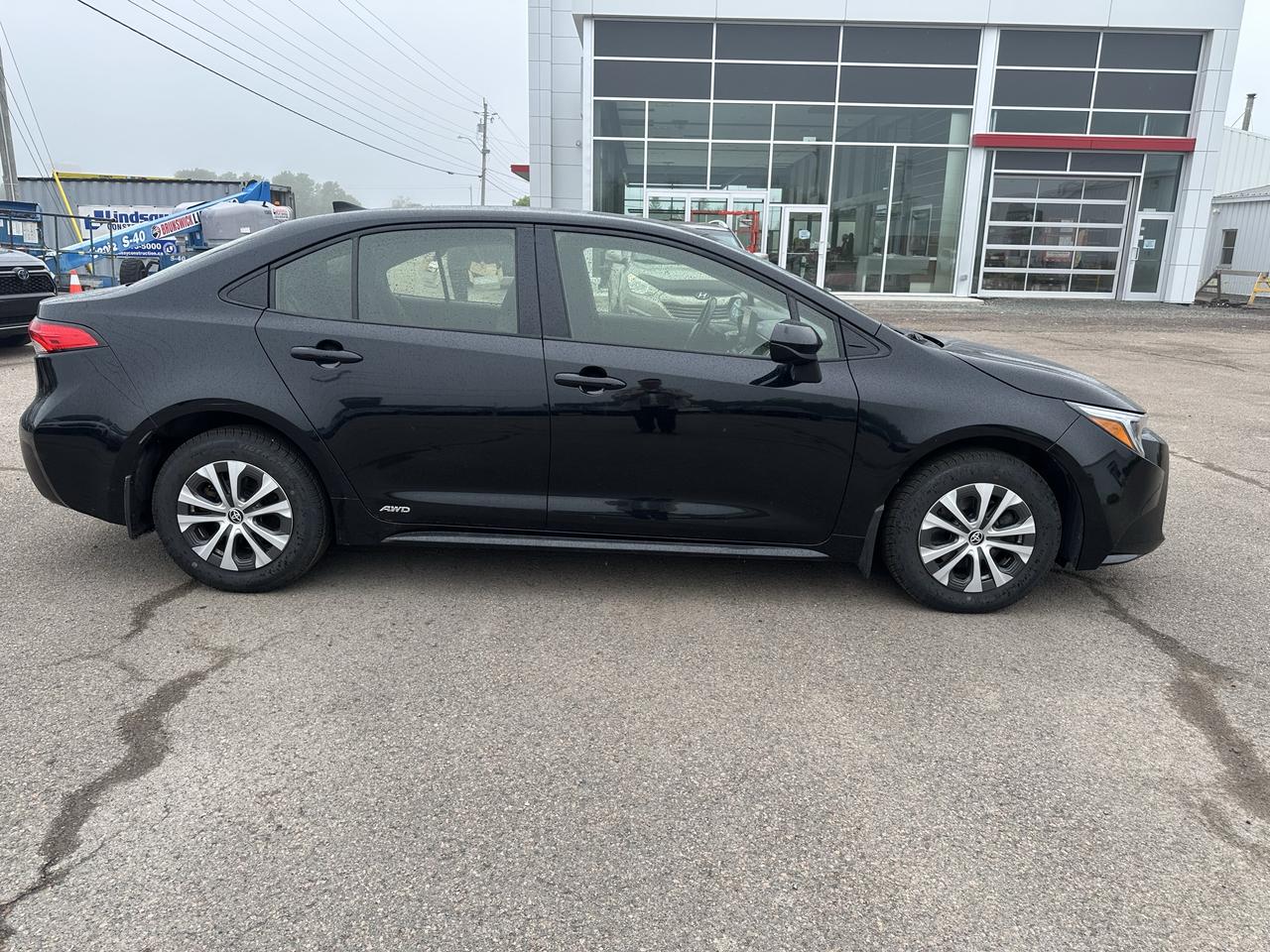 2024 Toyota Corolla Hybrid LE CVT AWD Photo3