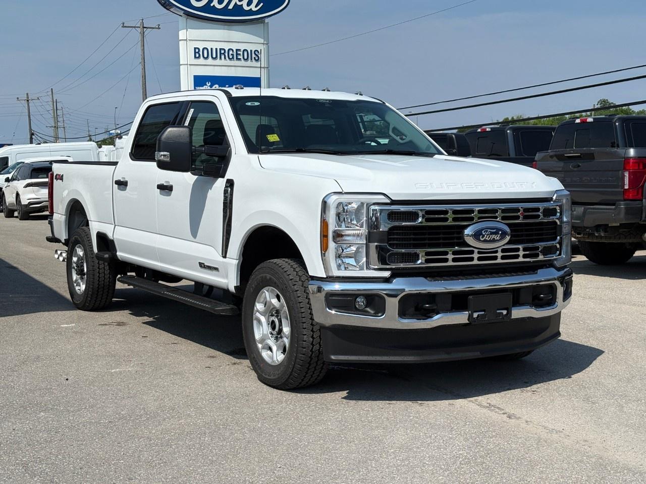 2026 Ford F-350 Super Duty SRW XLT 4WD CREW CAB 6.75' BOX Photo3