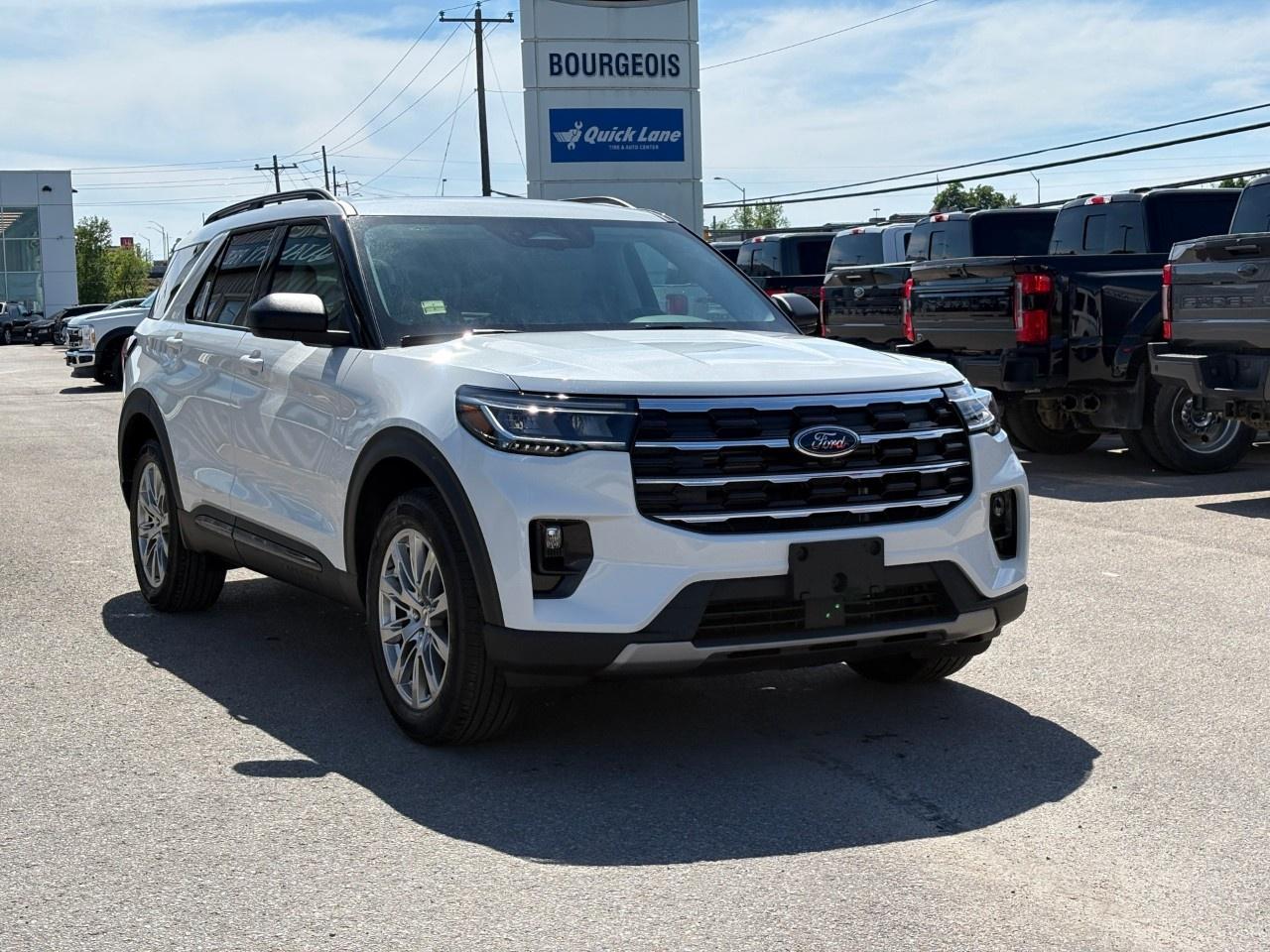 2026 Ford Explorer Active w/200A Pkg 4WD Photo3