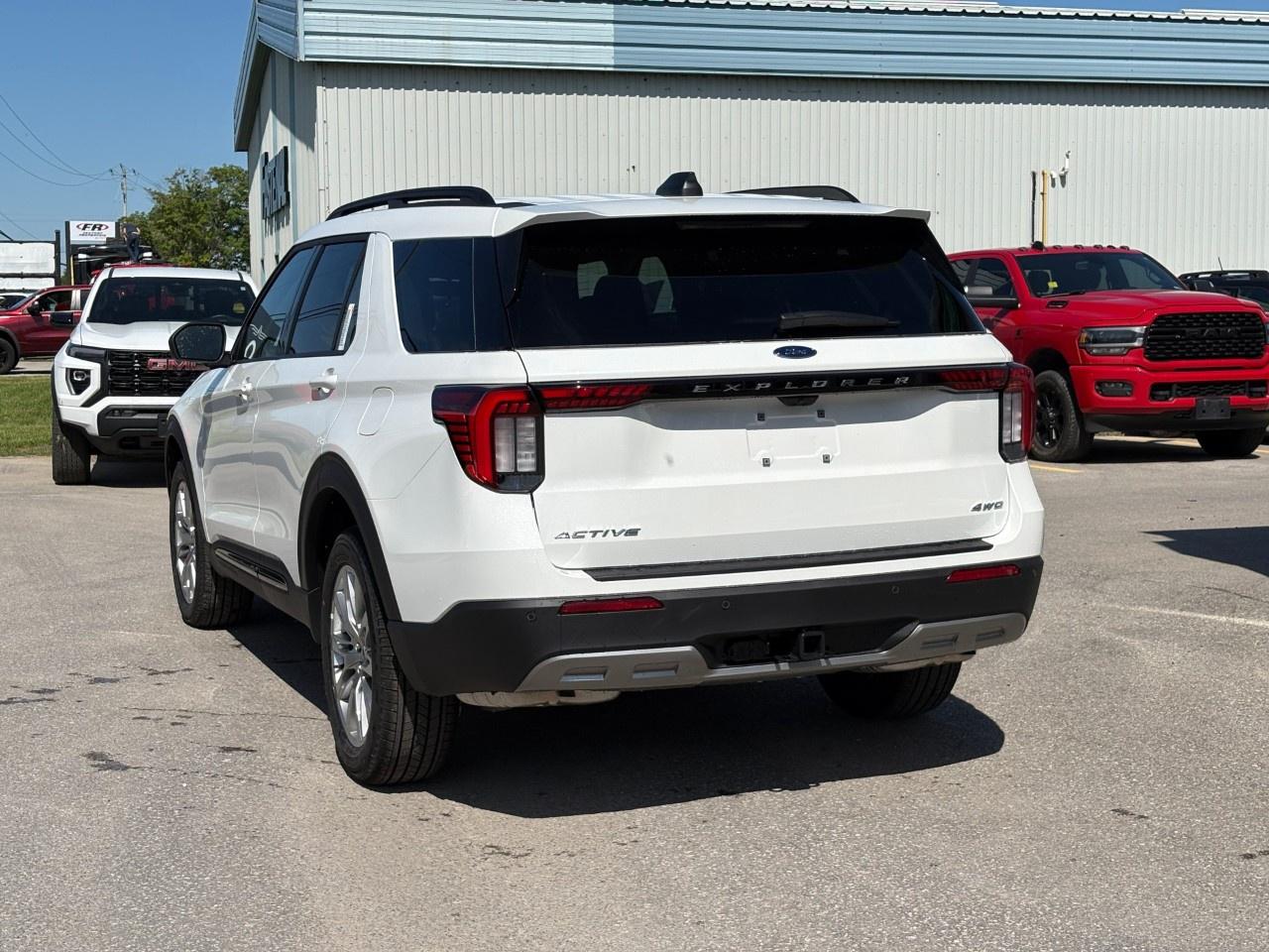 2026 Ford Explorer Active w/200A Pkg 4WD Photo