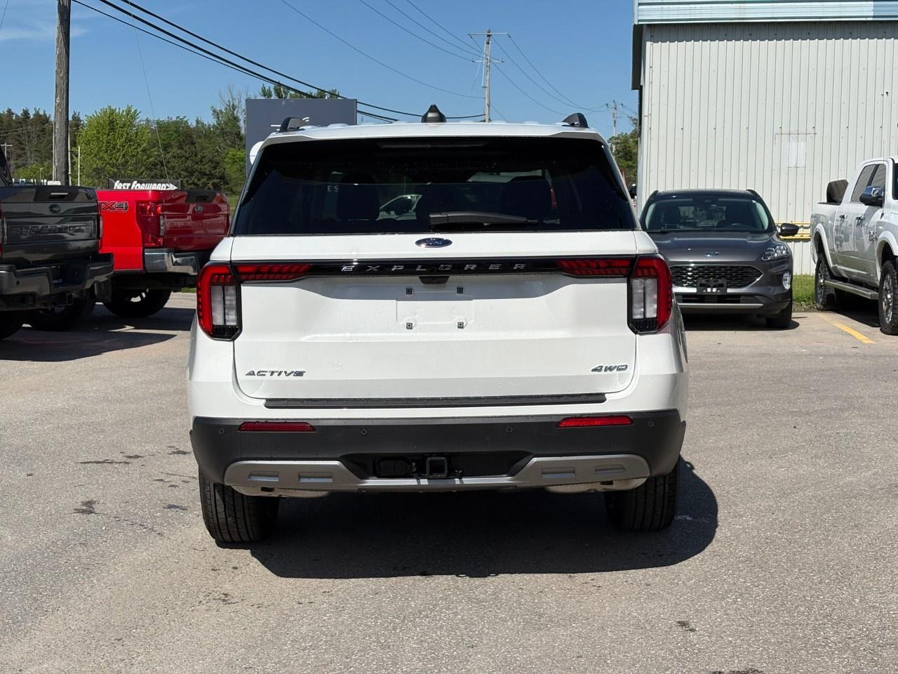 2026 Ford Explorer Active w/200A Pkg 4WD Photo