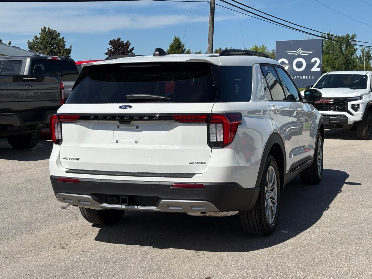 2026 Ford Explorer Active w/200A Pkg 4WD Photo